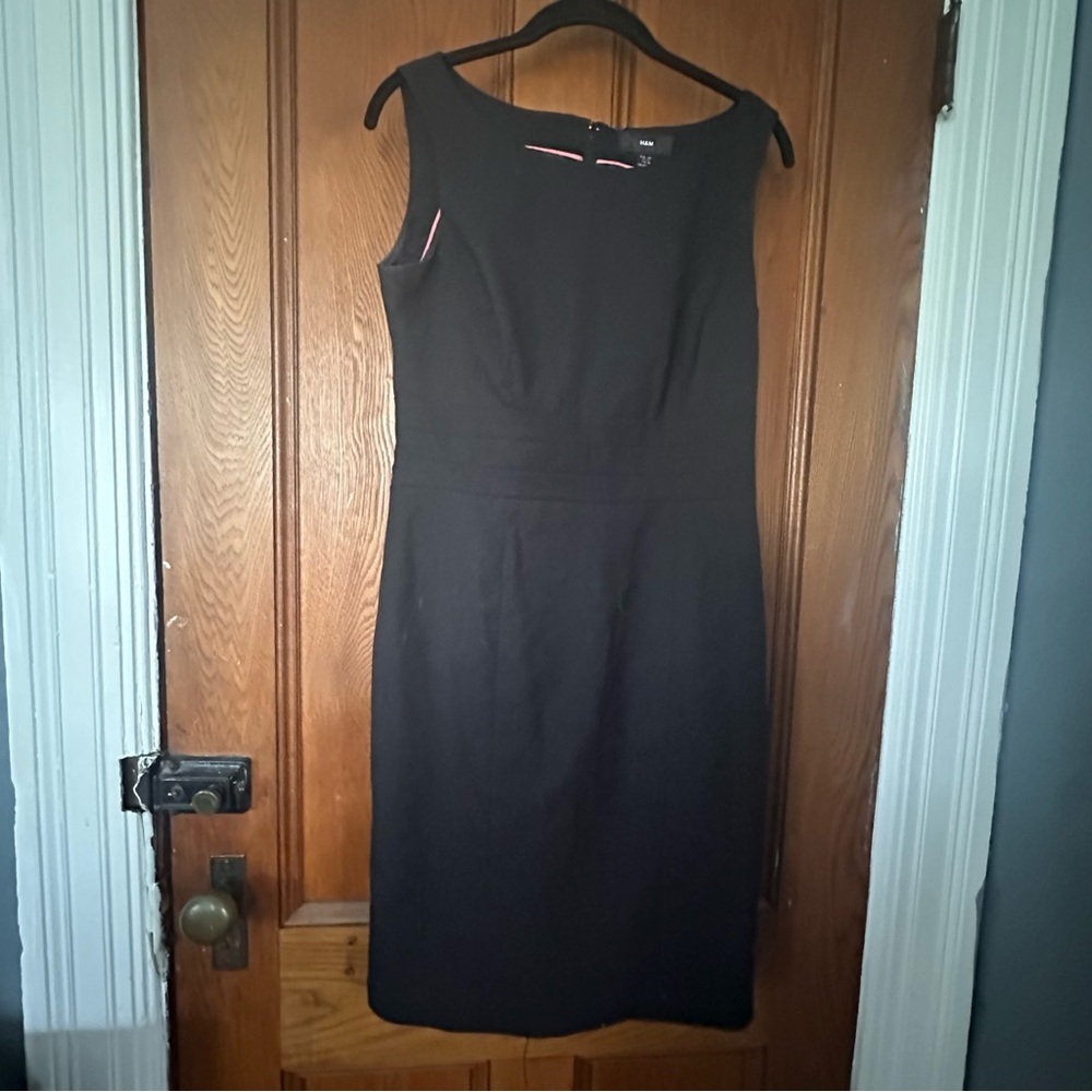 Classic Black Sheath Dress - H&M